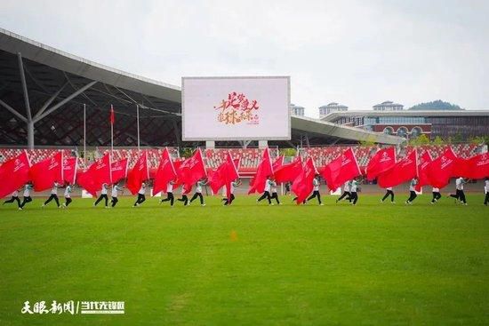 南京、长沙、广州三地多位参加观影活动的媒体表示这部史诗终章集合了侏罗纪公园系列的主演，新鲜的剧情搭配回忆杀，令自己的童年回忆更加丰满